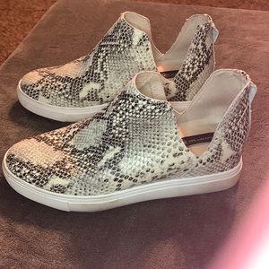 -Steve Madden Snakeskin Ankle Bootie, Size 8.5 M